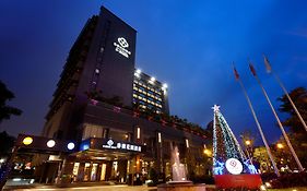 S Aura Hotel